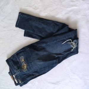 EUC Levi's 535 Super Skinny, embroidered